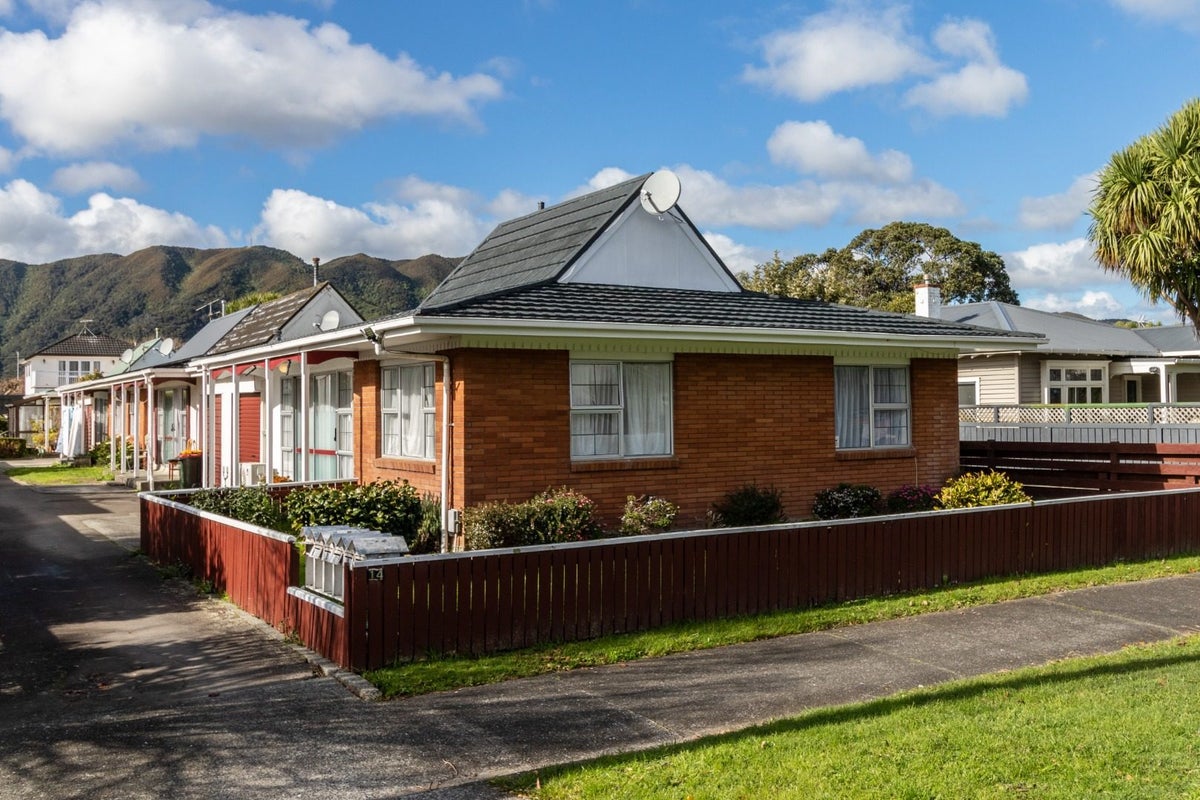 1/14 Fuller GR, Woburn, Lower Hutt - Carousel 1