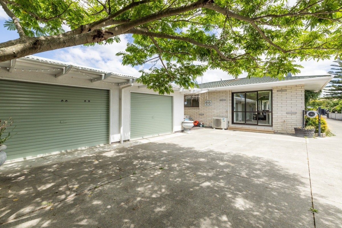 34 Hammond Road, Taradale, Napier - Carousel 2