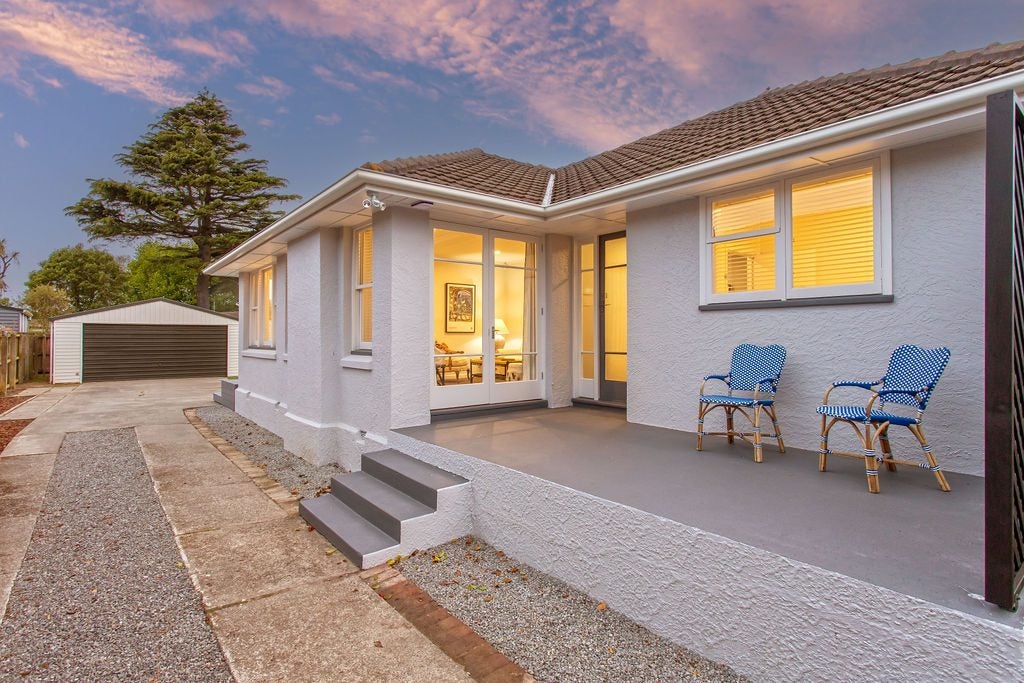 70 Brookside Terrace, Bryndwr, Christchurch - Carousel 2