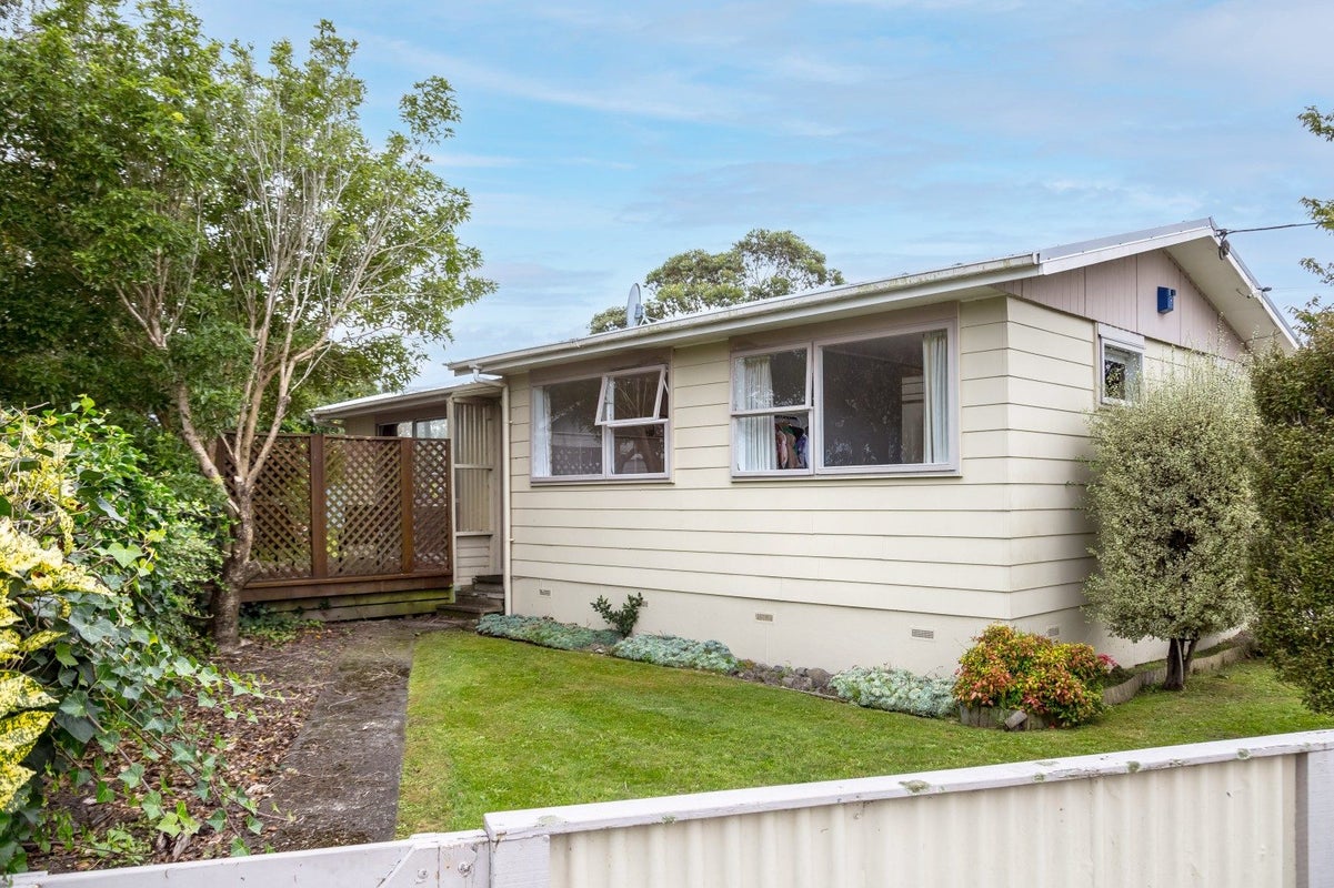 95 Revans Street, Featherston - Carousel 1