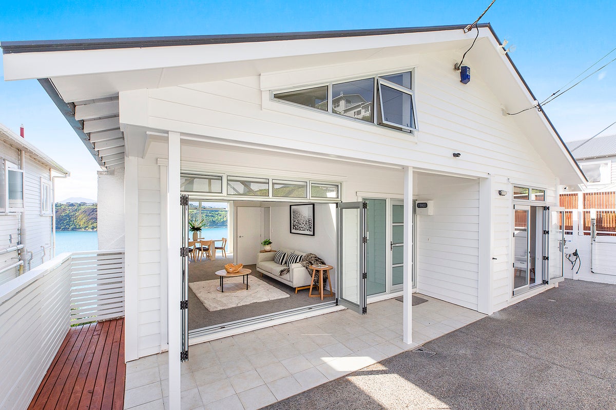 96 Te Anau Road, Hataitai, Wellington - Carousel 1