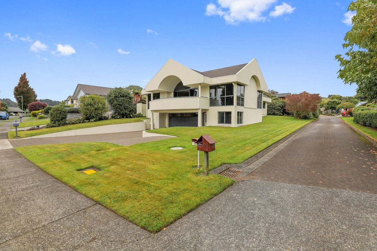 19 Foley Drive, Springfield, Rotorua - Carousel 1