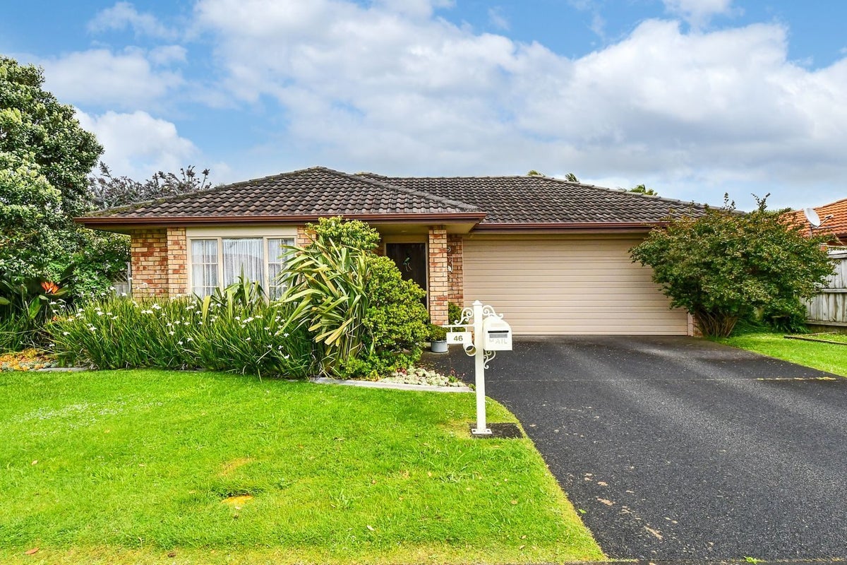 46 Blackwood Drive, Wattle Downs, Auckland - Carousel 2