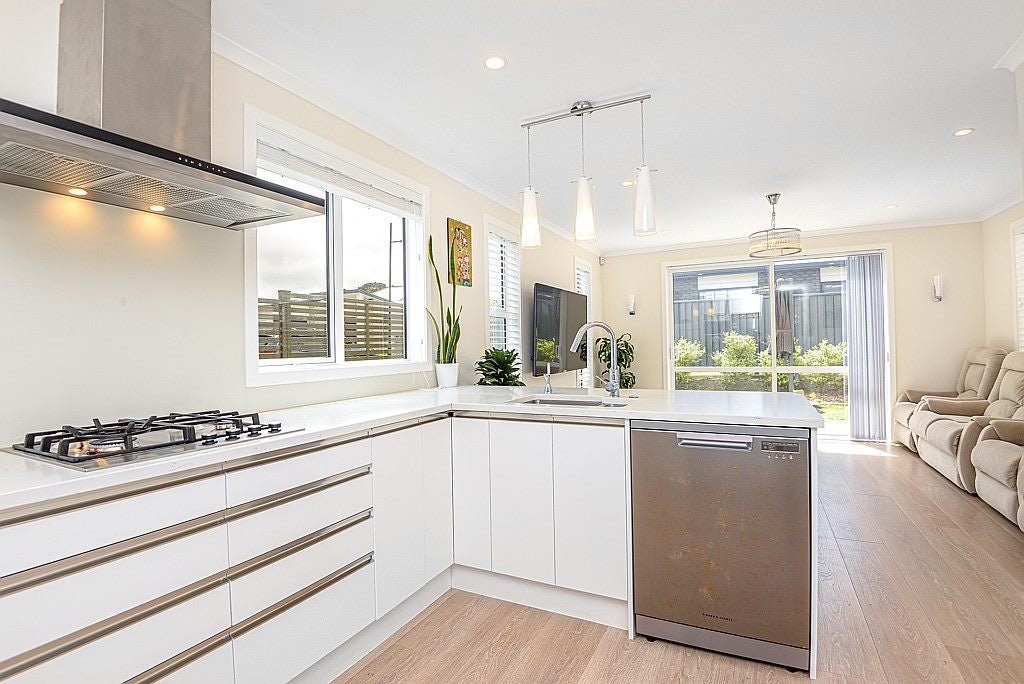 32 Pateke Drive, Kenepuru, Porirua - Carousel 1