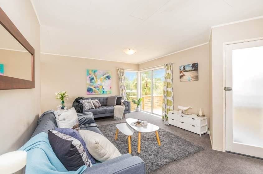 19 Cantina Avenue, Bayview, Auckland - Carousel 1