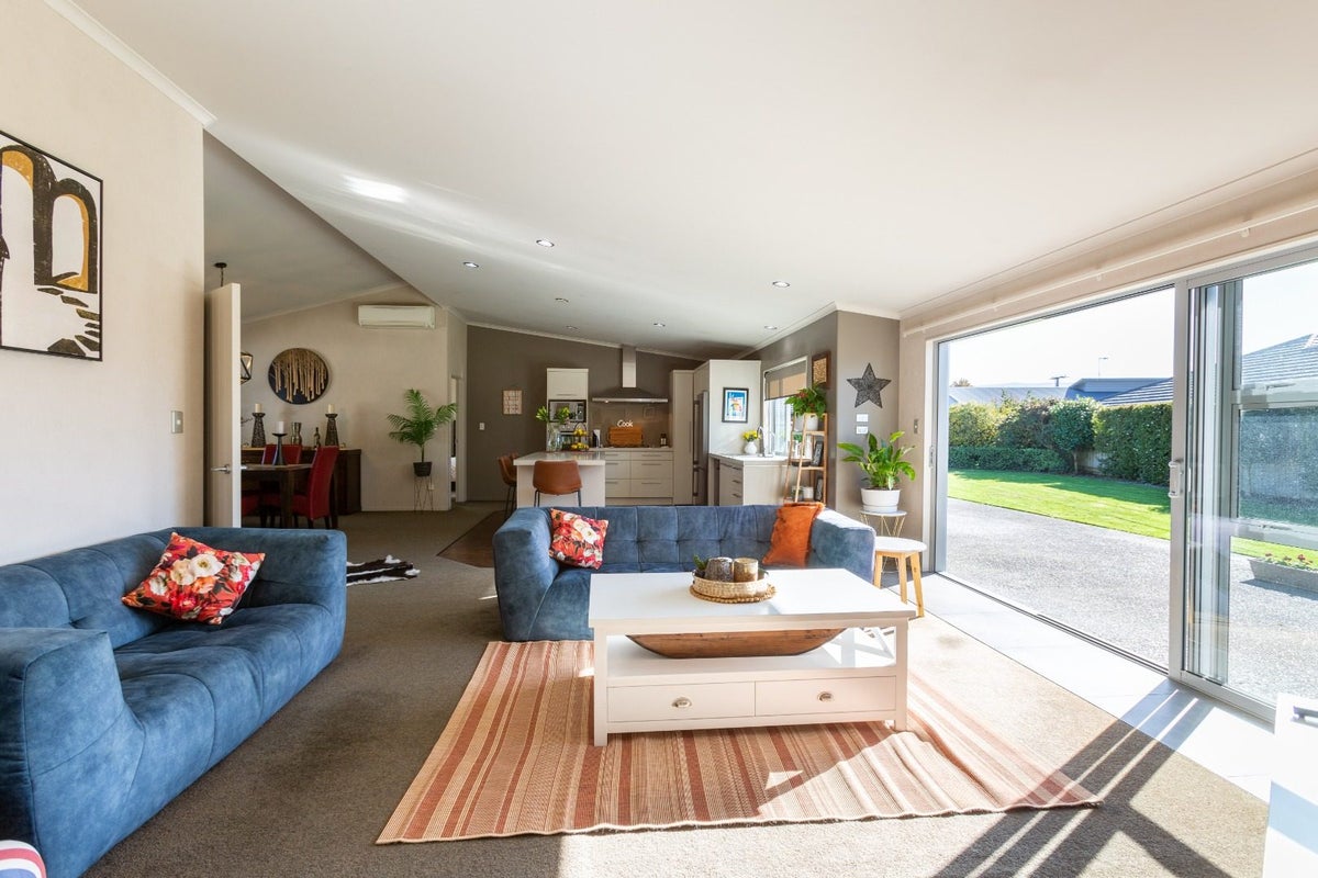132 Guy Street, Dannevirke - Carousel 2