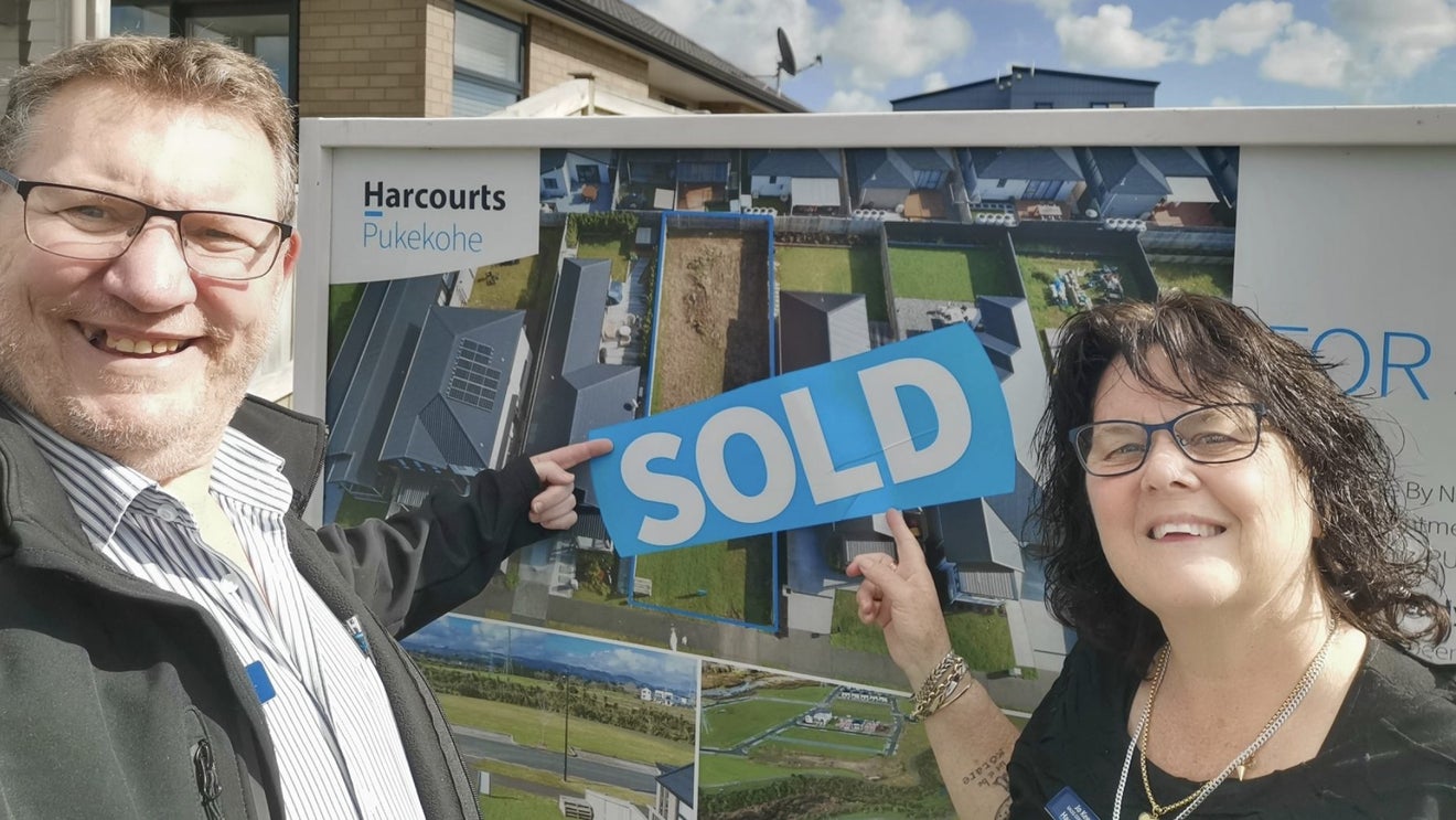 22 Ahunga Road, Karaka, Papakura - Carousel 1