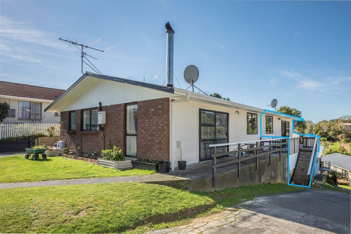 17B ROSE ST, RANUI HEIGHTS, PORIRUA - Carousel 16