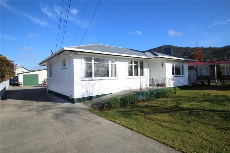 4 Grayson Avenue, Mangakakahi, Rotorua - Carousel 1