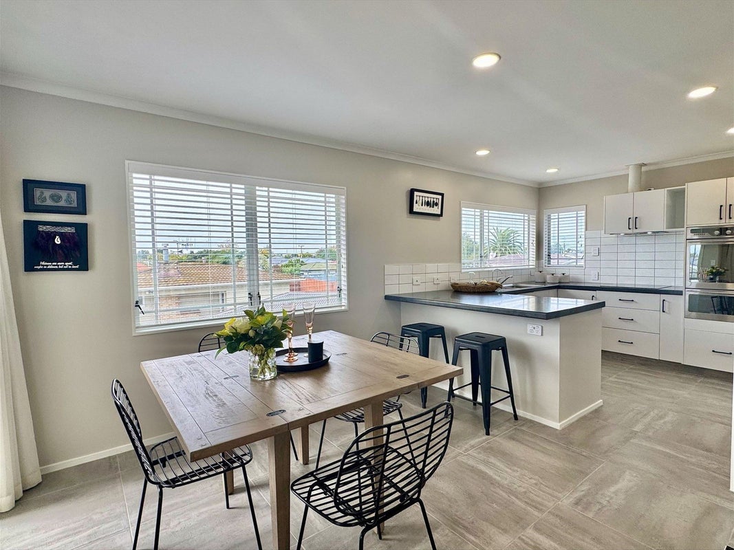 16A Keats Avenue, Onekawa, Napier - Carousel 2