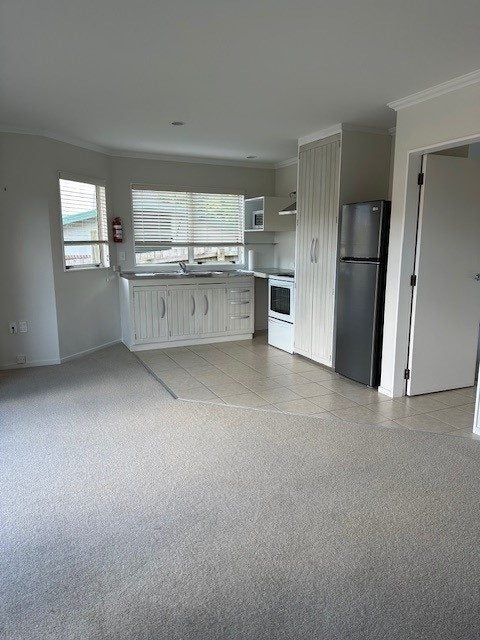 122 Raumati Road, Raumati Beach, Paraparaumu - Carousel 2
