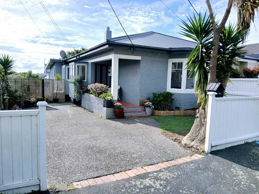 2/33A Glen Road, Stanley Point, Auckland - Carousel 15