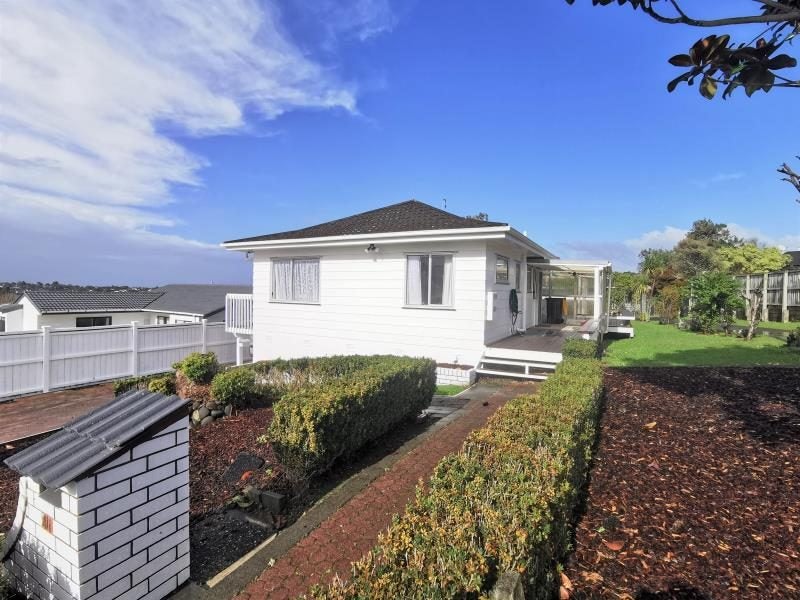 41 Athena Drive, Totara Vale, Auckland - Carousel 2