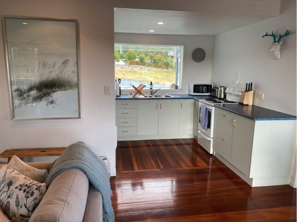 12 Marine View Road, Onetangi, Waiheke Island - Carousel 16