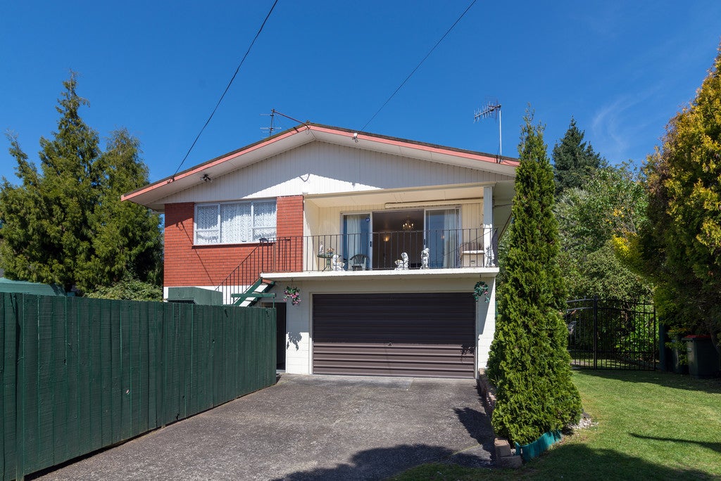 21 Darroch Street, Fairy Springs, Rotorua - Carousel 2