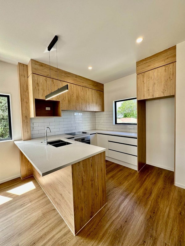 2/22 Coniston Avenue, Te Atatu South, Auckland - Carousel 2