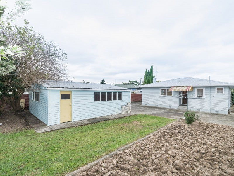 6 Ellesmere Crescent, Highbury, Palmerston North - Carousel 22