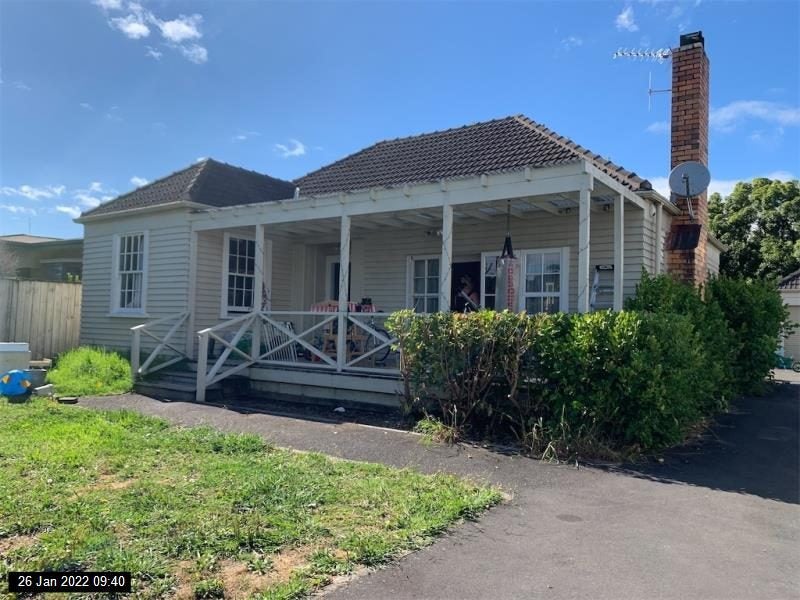 56 Cook Street, Hamilton East, Hamilton - Carousel 1