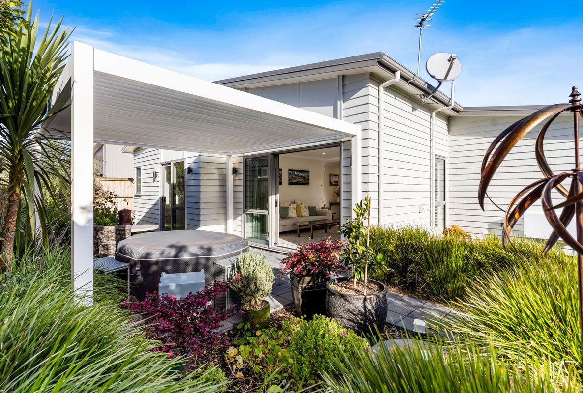 15A Marine Garden Crescent, Beachlands, Auckland - Carousel 2