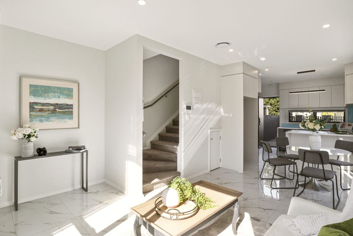 287 Massey Road, Mangere East, Auckland - Carousel 1