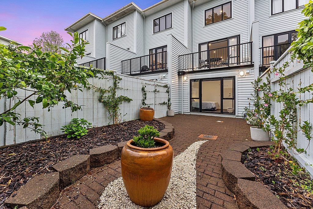 41/17 Lyon Avenue, St Lukes, Auckland - Carousel 1