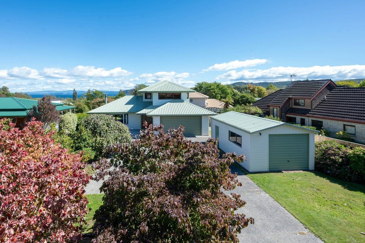 3 Boojum Dell, Kinloch, Taupo - Carousel 1