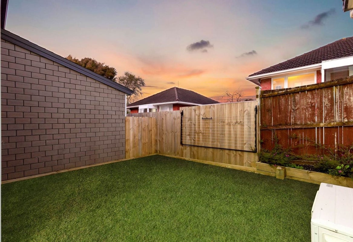 664B Pakuranga Road, Howick, Auckland - Carousel 13