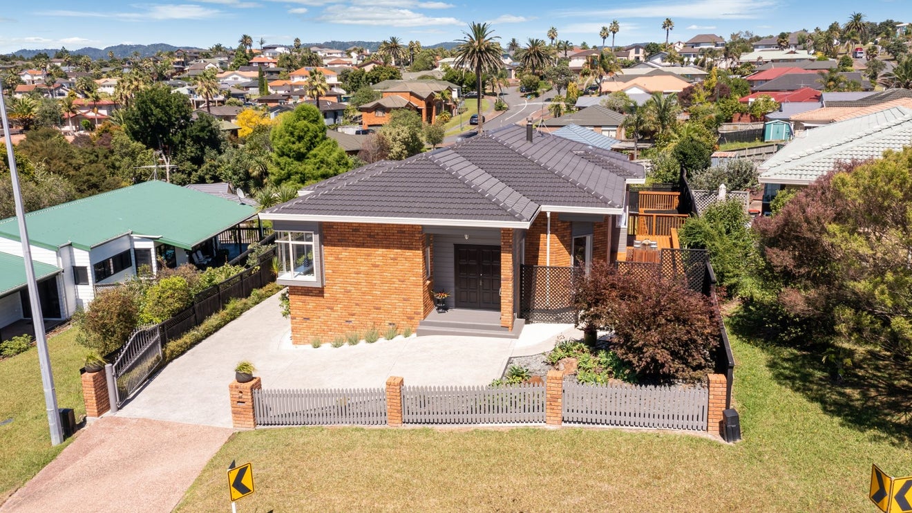 49 Palomino Drive, Henderson, Auckland - Carousel 30