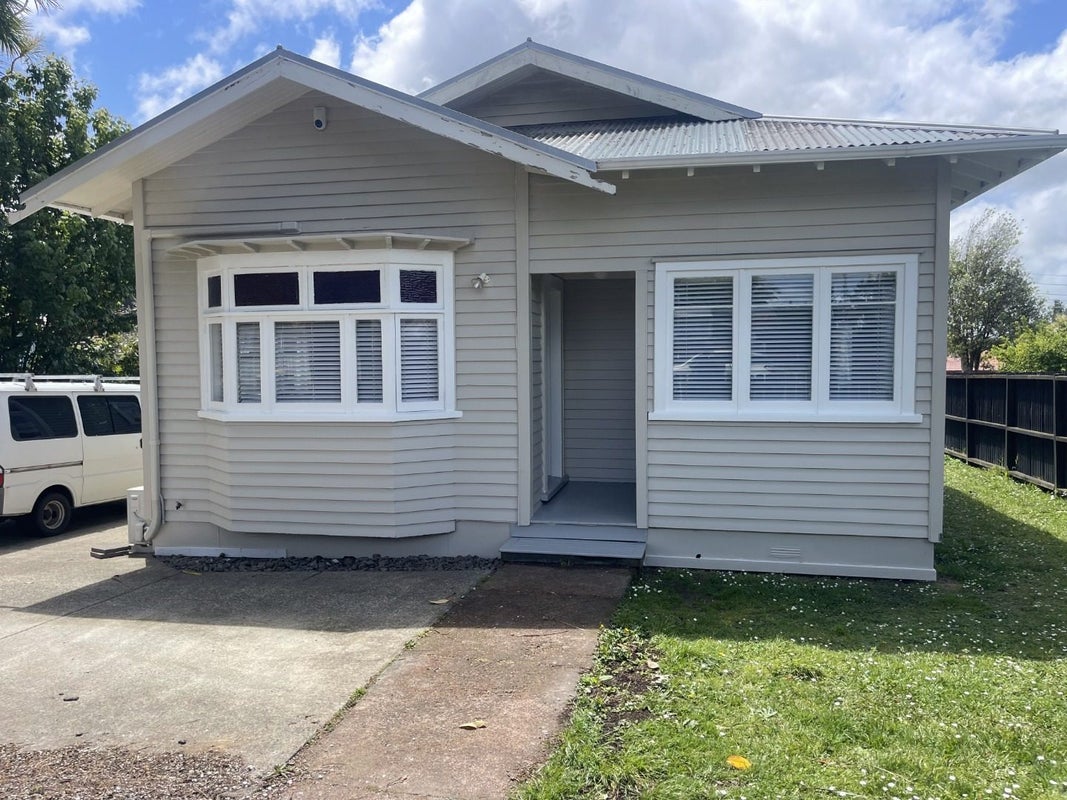 29A Miro Street, New Lynn, Auckland - Carousel 1