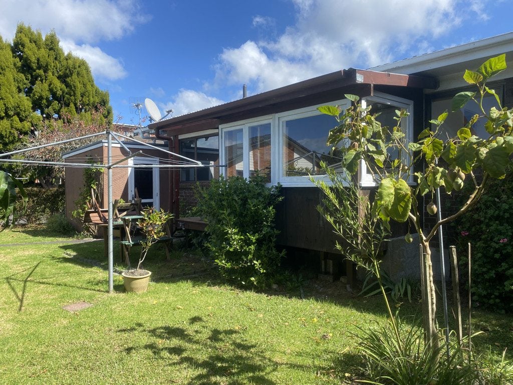 1/25 Lincoln Road, Henderson, Auckland - Carousel 2