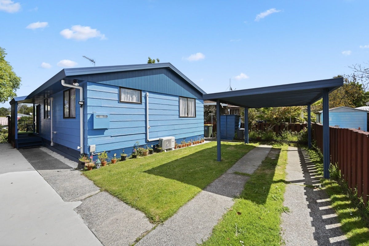 12C Saxbys Road, Glenview, Hamilton - Carousel 1
