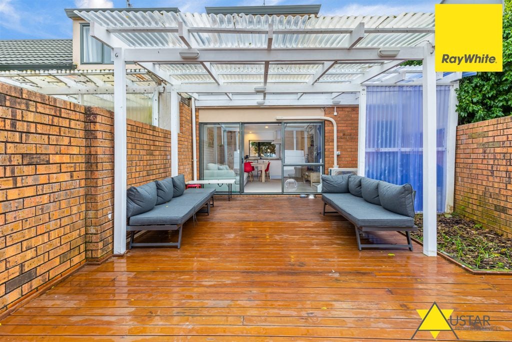 17/1 Melview Place, New Lynn, Auckland - Carousel 16