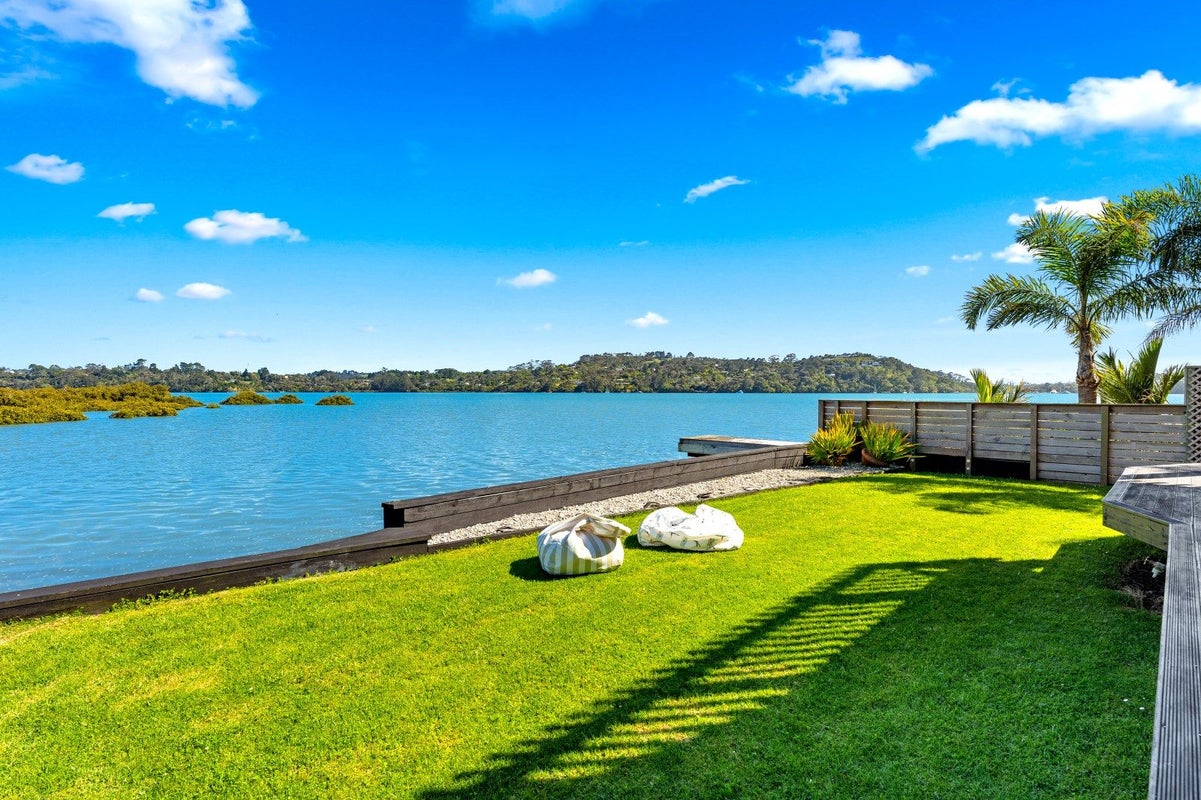 38 The Terrace, Herald Island, Auckland - Carousel 1