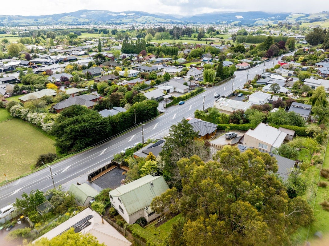 99 Main South Road, East Taieri, Mosgiel - Carousel 38