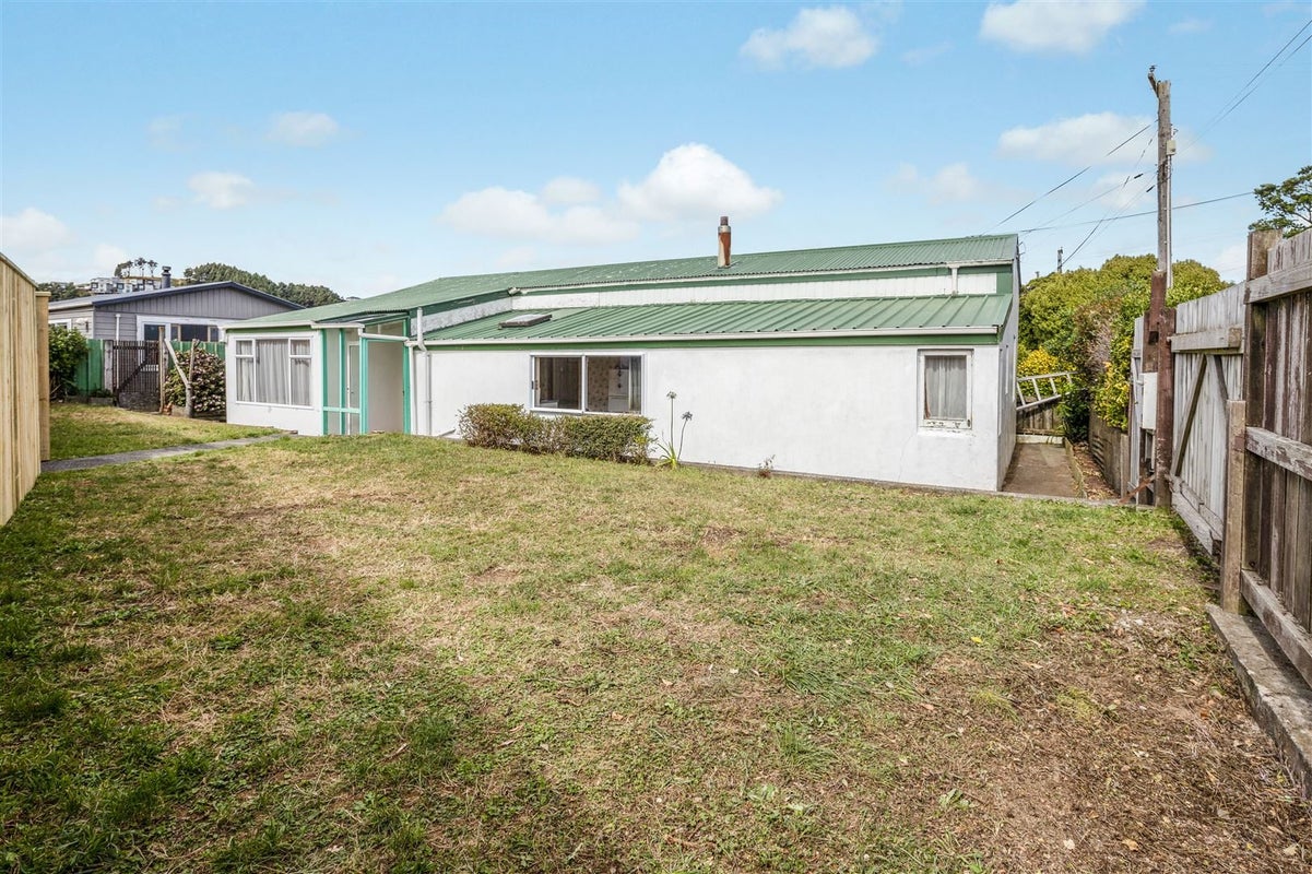 21 Tarawera Road, Johnsonville, Wellington - Carousel 15