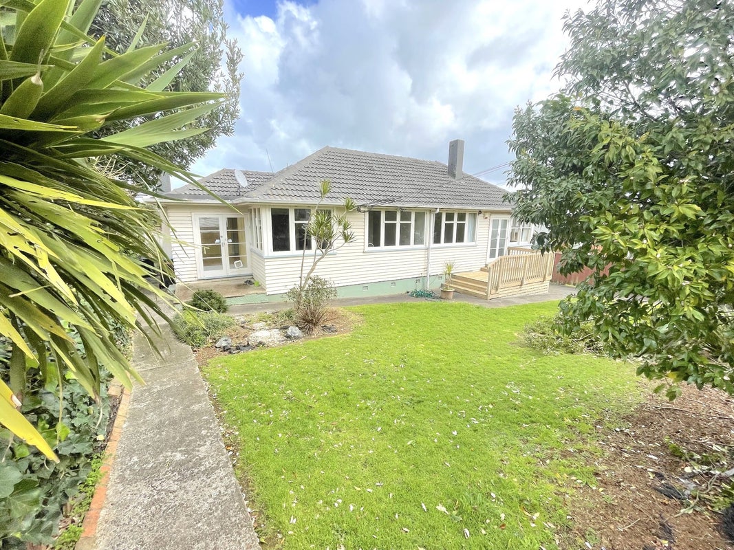 1/4 Haughey Avenue, Hillsborough, Auckland - Carousel 1