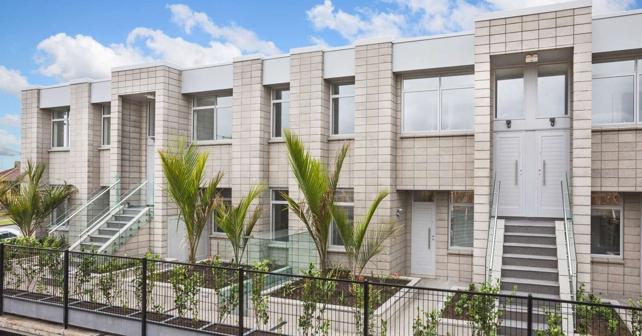 417 Murphys Road, Flat Bush, Auckland - Carousel 1