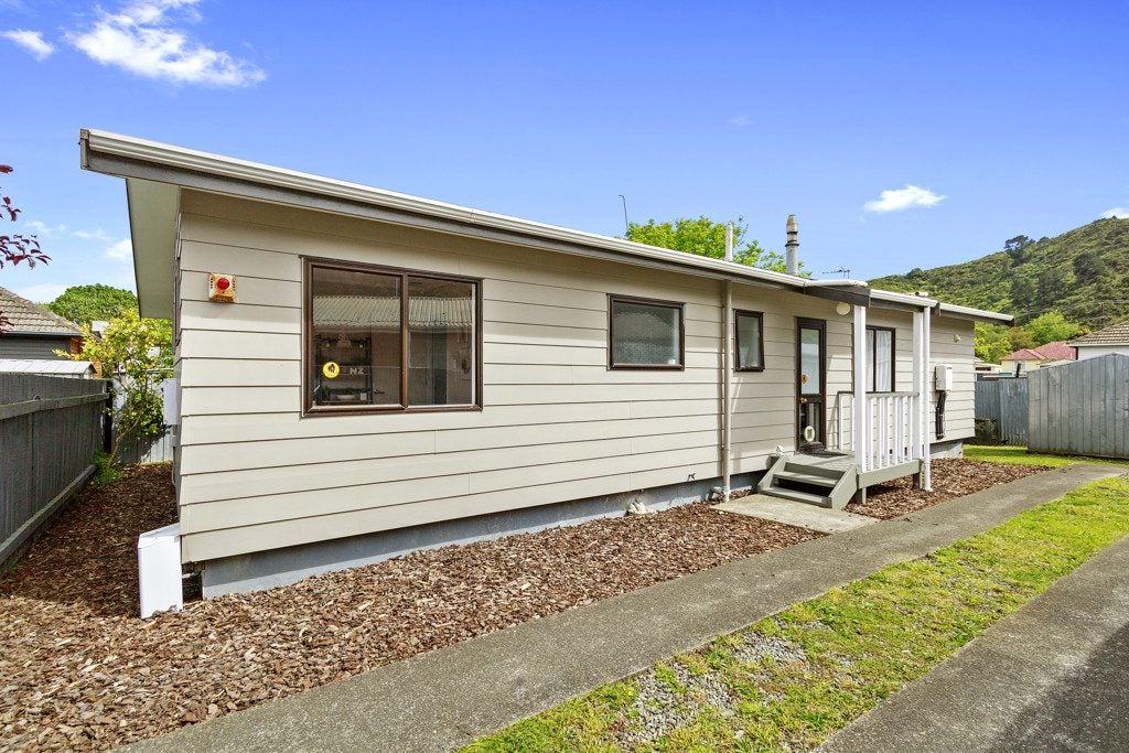 1/23 Langford Street, Naenae, Lower Hutt - Carousel 1