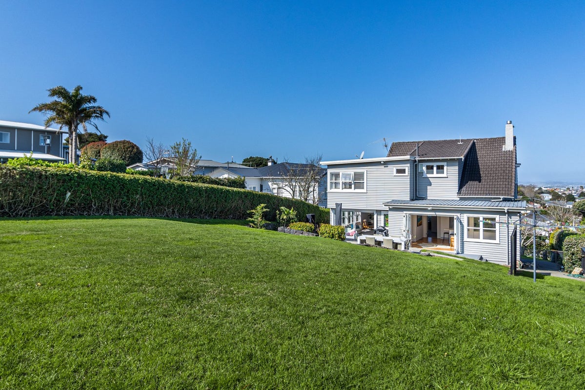 12 Rowan Road, Epsom, Auckland - Carousel 1