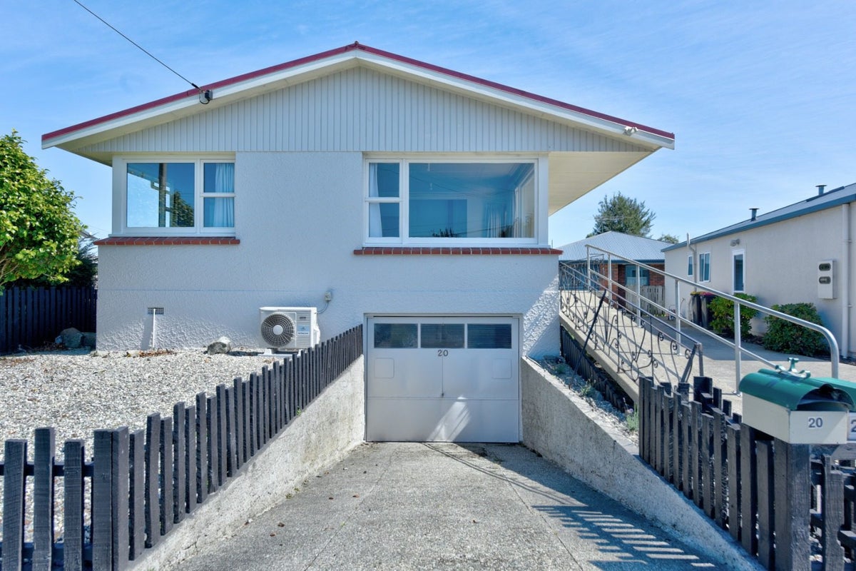 20 Huron Street, East Gore, Gore - Carousel 1