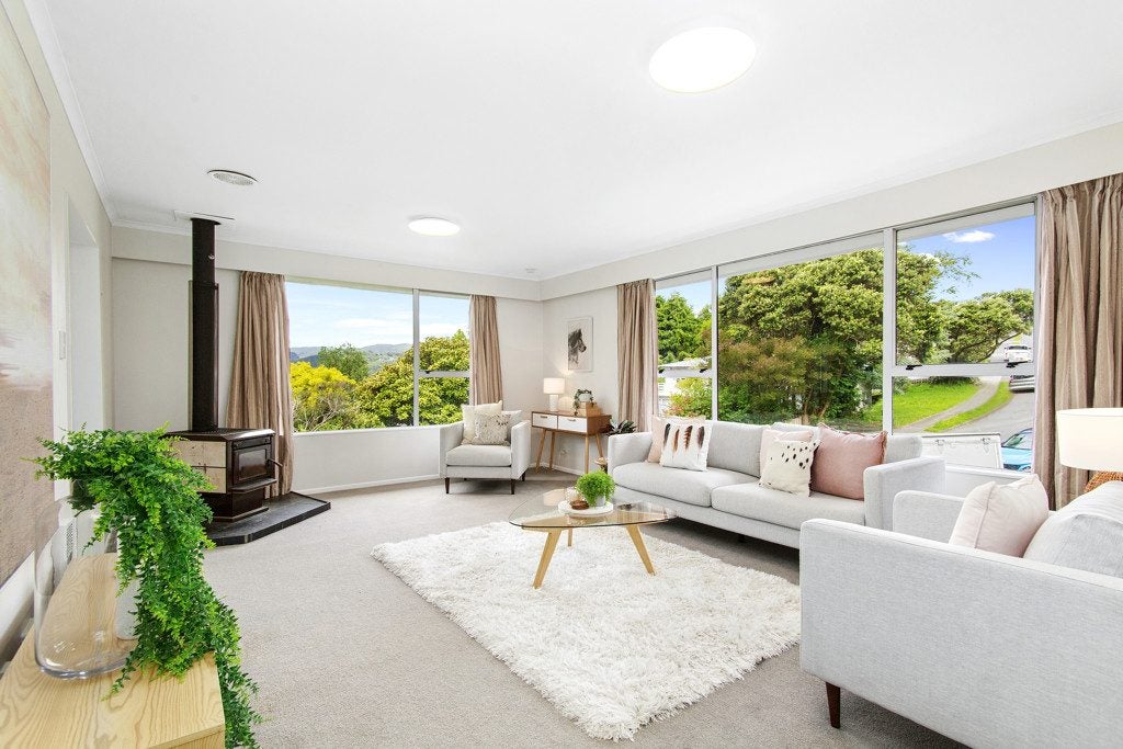 8 Westhaven Drive, Tawa, Wellington - Carousel 2