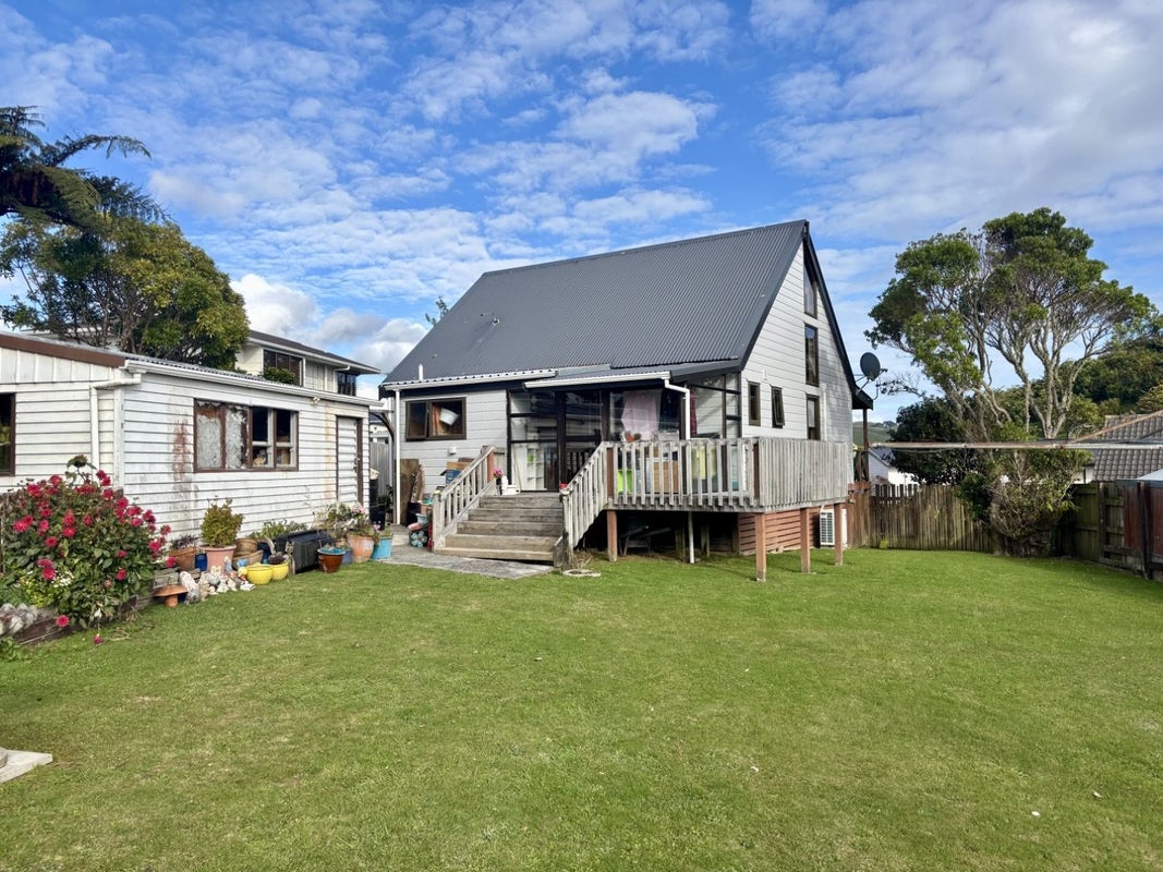 7 Drummond Crescent, Kelson, Lower Hutt - Carousel 12