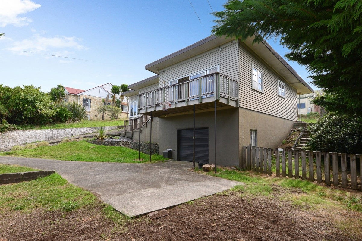 18 Windsor Road, Maeroa, Hamilton - Carousel 2
