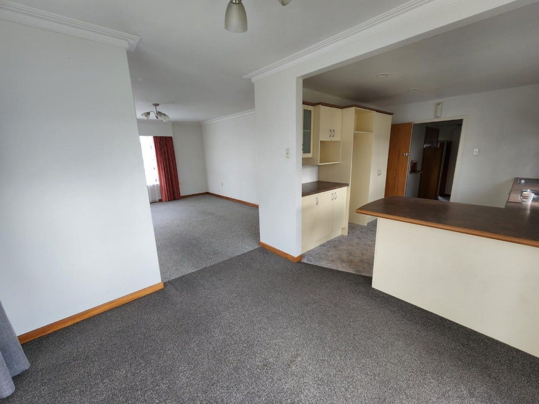 2 Blenheim Place, Vogeltown, New Plymouth - Carousel 2