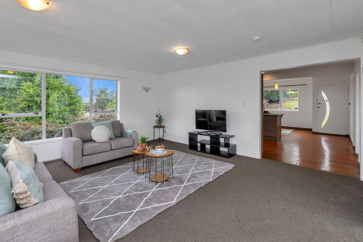 4 Hilltop Avenue, Morningside, Whangarei - Carousel 1