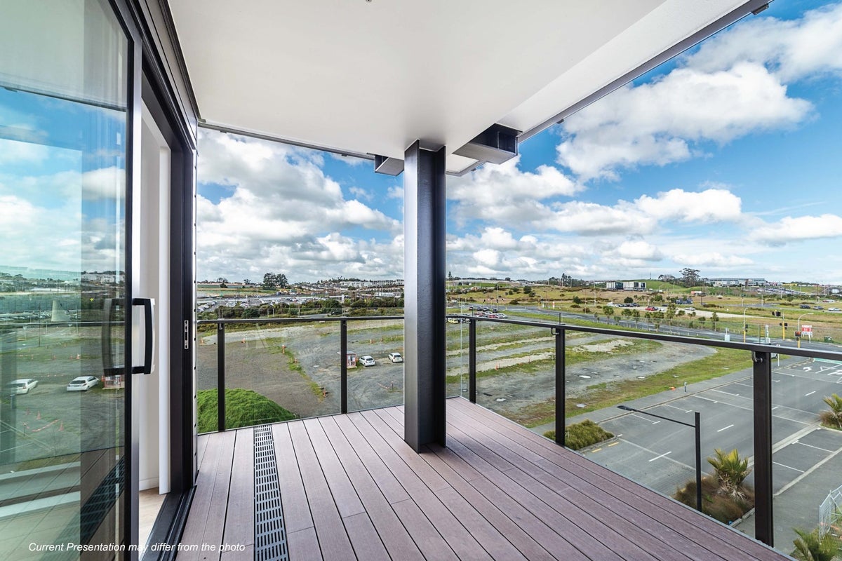 501/3 Kaipiho Lane, Albany, Auckland - Carousel 1