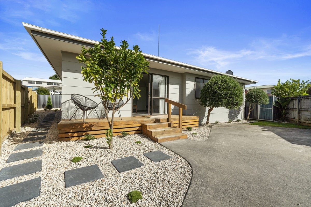22A Queen Road, Bellevue, Tauranga - Carousel 1