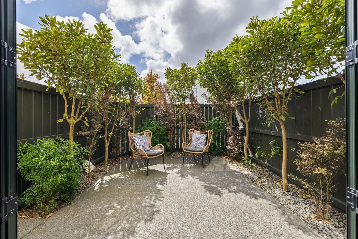 7 Gracefield Avenue, Christchurch Central, Christchurch - Carousel 1