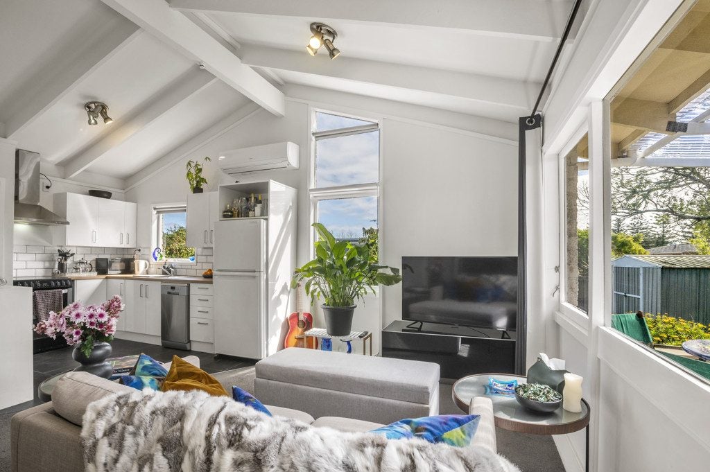 9B Crossfield Road, Glendowie, Auckland - Carousel 2