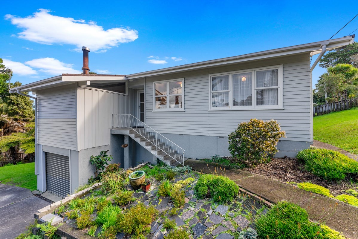 1/15A View Road, Glenfield, Auckland - Carousel 1